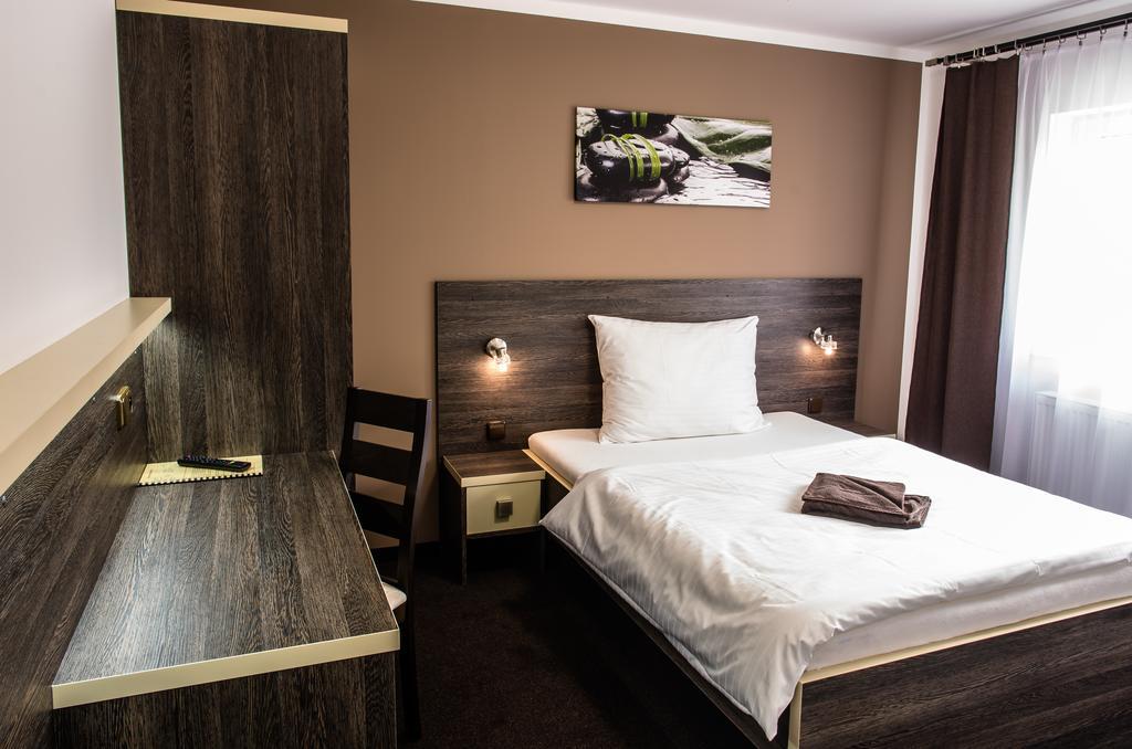 Trebovicky Mlyn Hotel Ostrava Kamer foto