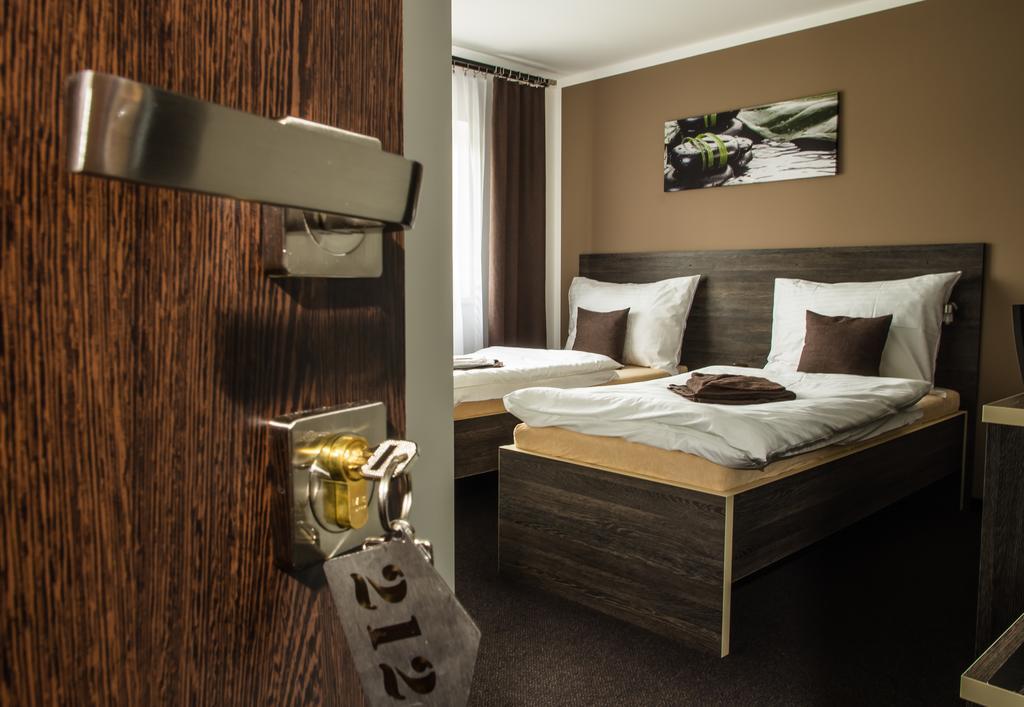 Trebovicky Mlyn Hotel Ostrava Buitenkant foto