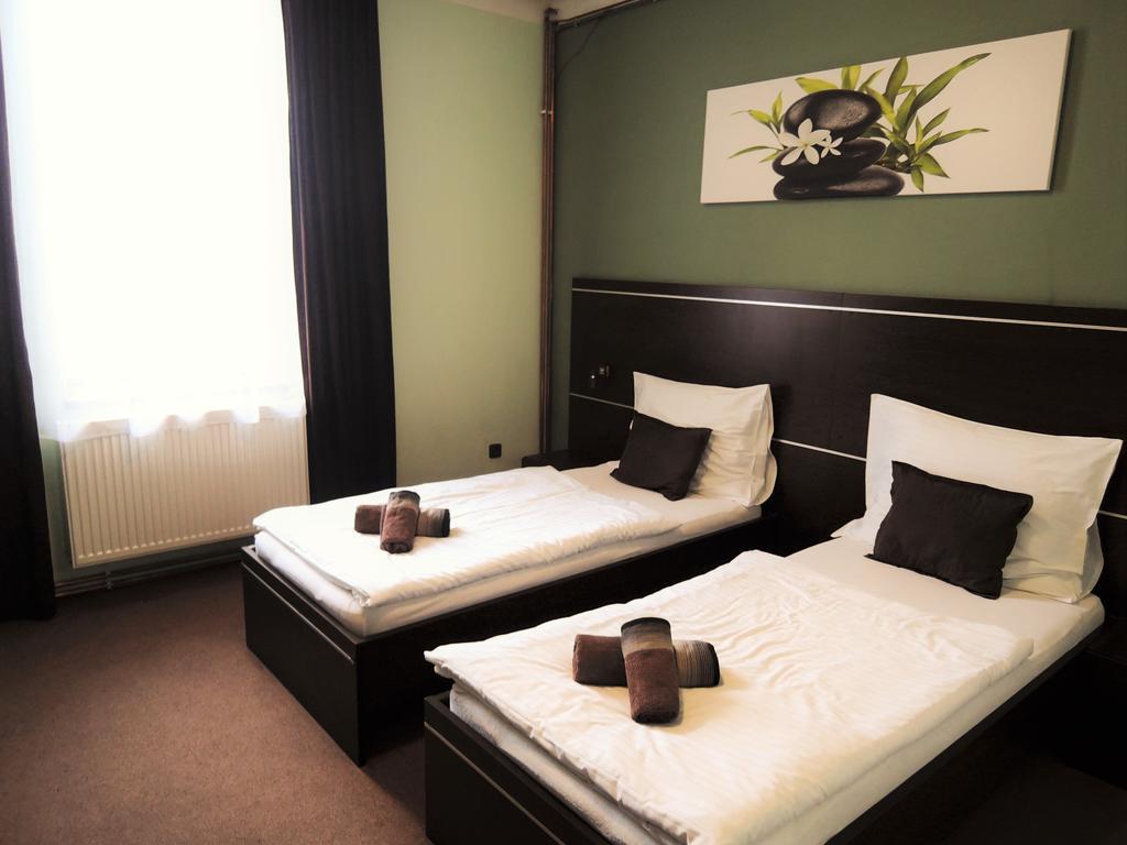Trebovicky Mlyn Hotel Ostrava Buitenkant foto